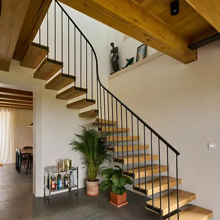 Restored French Estate In Medieval Lauzerte Montagudet