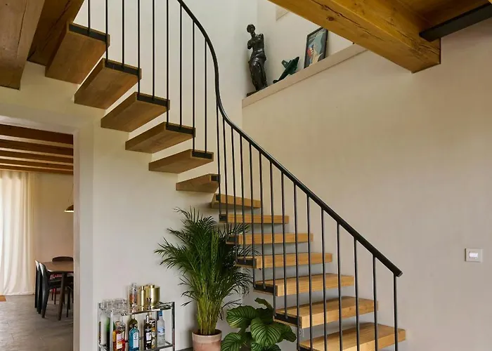 Restored French Estate In Medieval Lauzerte Montagudet