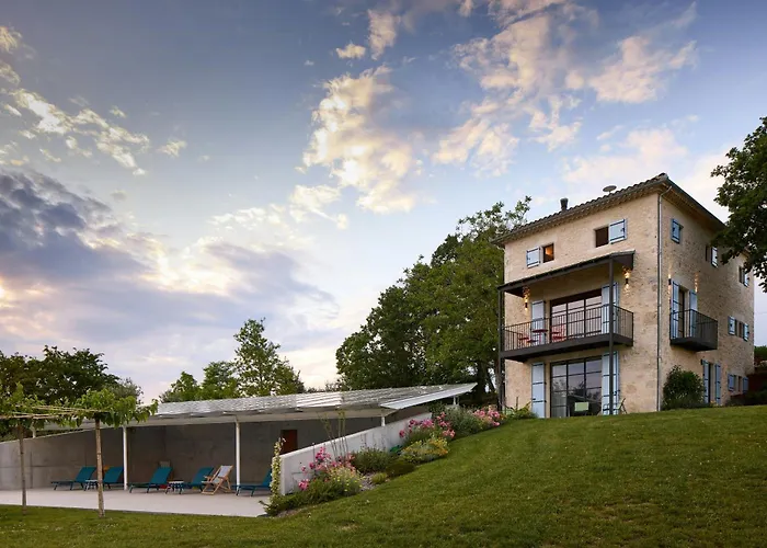Holiday home Restored French Estate In Medieval Lauzerte *