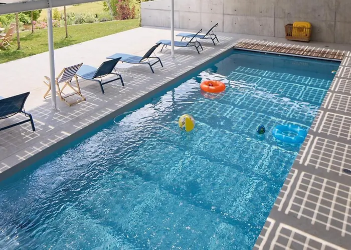 Restored French Estate In Medieval Lauzerte *