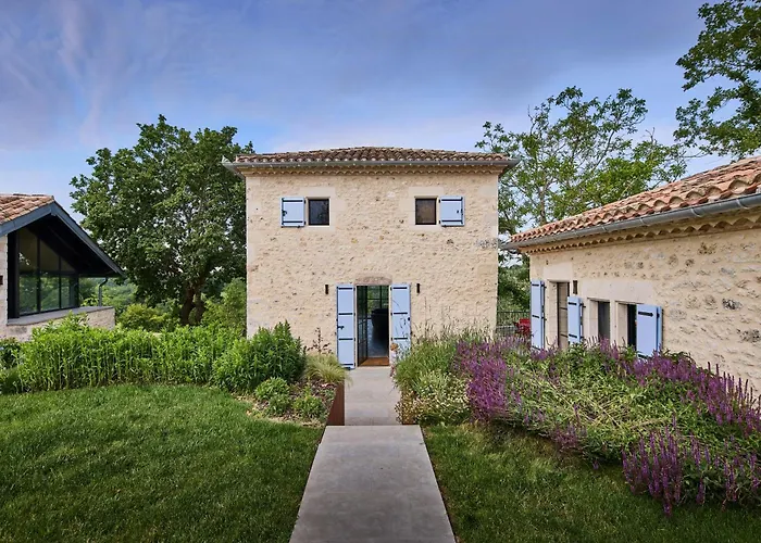 Restored French Estate In Medieval Lauzerte Montagudet