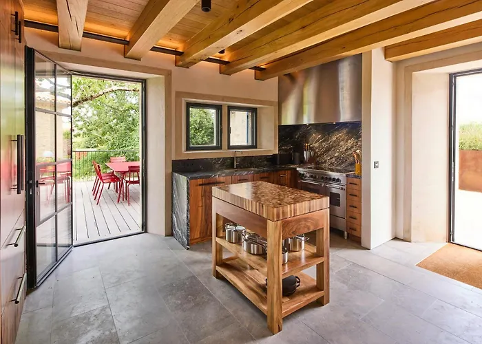 Restored French Estate In Medieval Lauzerte Holiday home