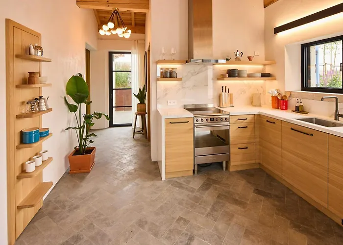 Restored French Estate In Medieval Lauzerte Holiday home *