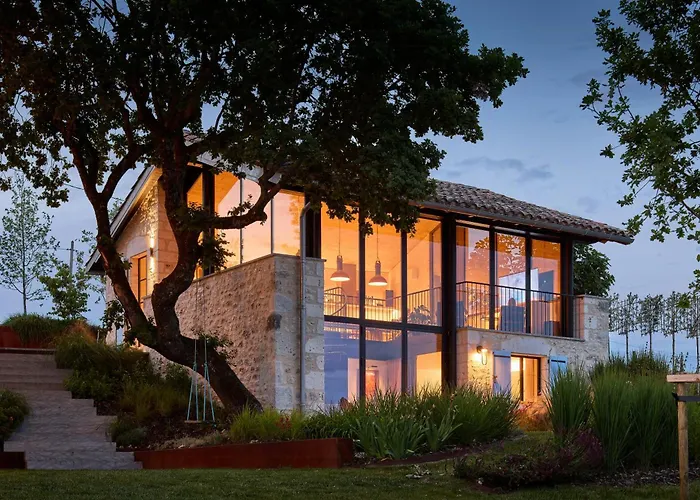 Holiday home Restored French Estate In Medieval Lauzerte Montagudet